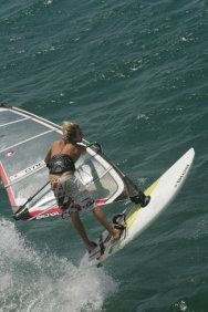 JUMPING & FREESTYLE, Basic jumping, wave jumping, air jibes, Willy skippers, 360's, spins and Vulcans. Jumping & Freestyle windsurfing is our specialty. We recommend that you book some private Freestyle or jumping lessons with our experts. www.mauisportsunlimited.com